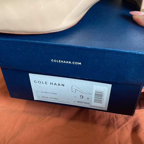 NWTwomen shoes 9B colehaan - Picture 2 of 3